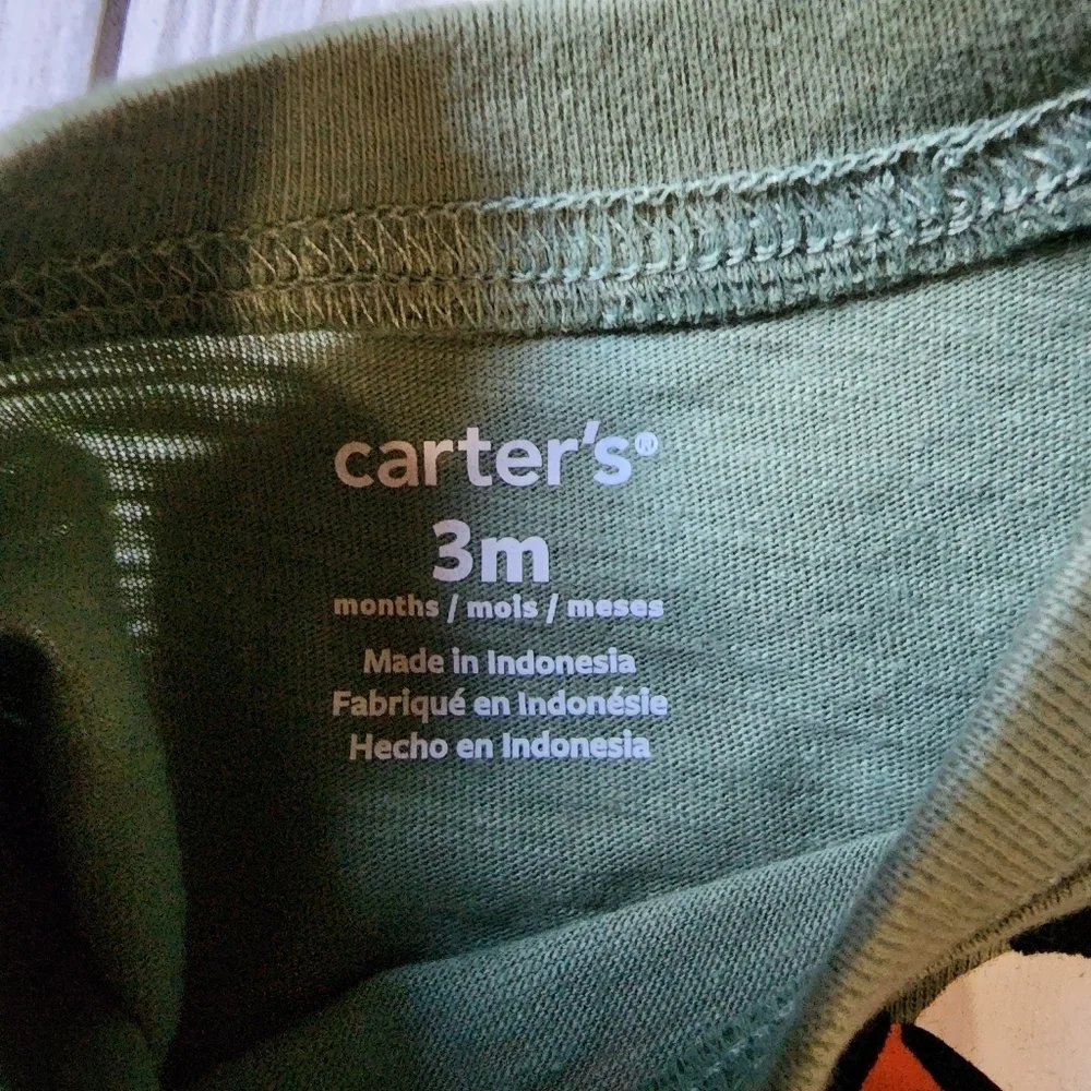 Carter's green short sleeve shirt with grey shorts 2 piece set Size 3 mo NWT
